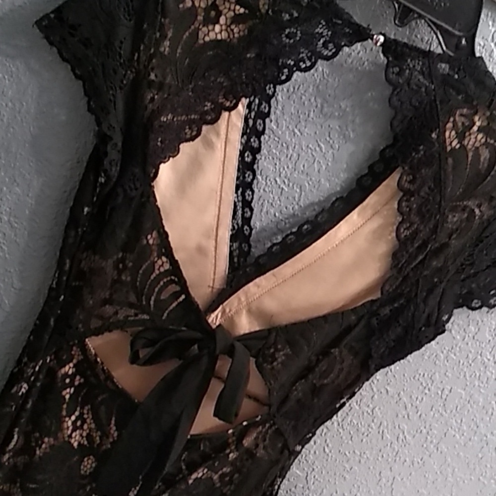Dress - Picture 4 of 4